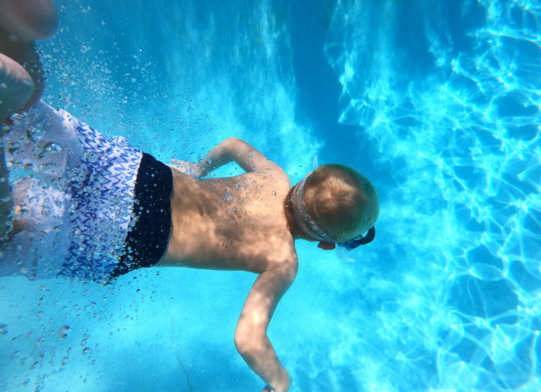 ColeDive Child swimming underwater